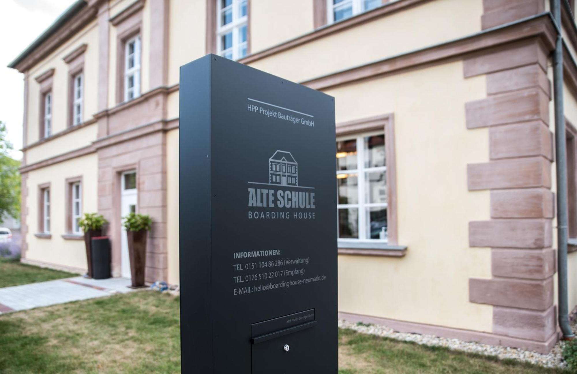 Boardinghouse Neumarkt Alte Schule Neumarkt in der Oberpfalz Exterior photo